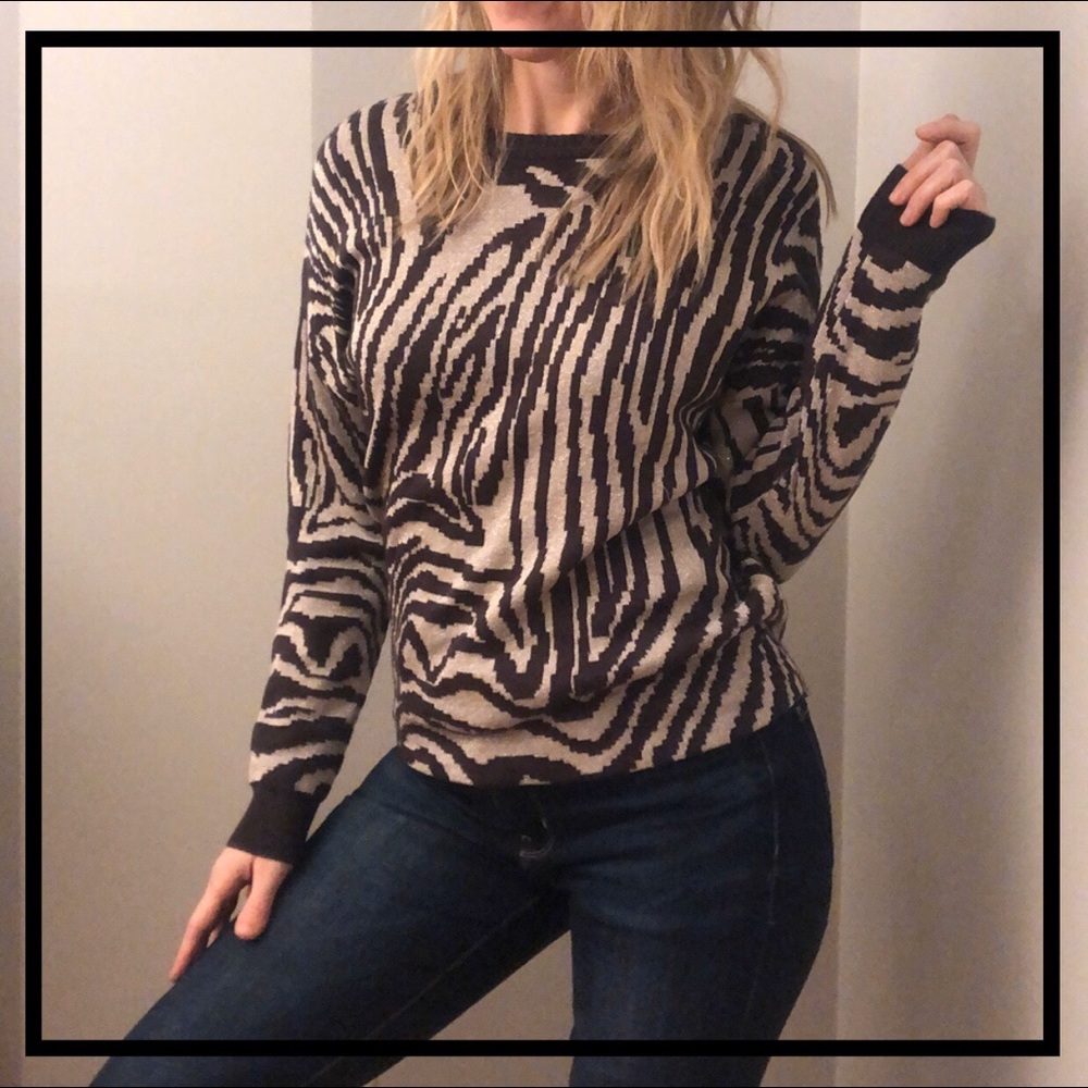 TAHARI Shimmery Black + Gray Swirl Sweater S